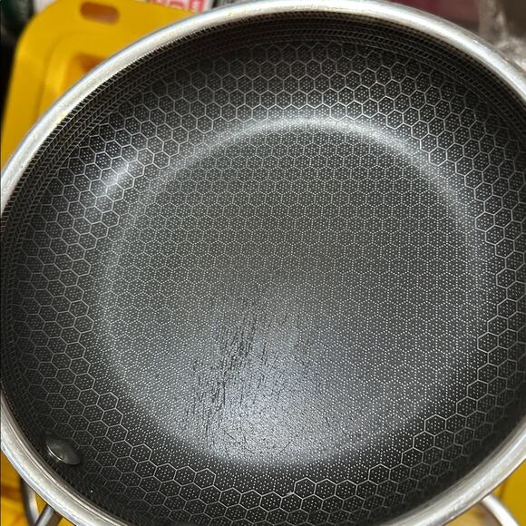 HEXCLAD 6 Piece Nonstick Stainless Steel Frying Pan Set 8”, 10” 12” and Wok $600 - Picture 10 of 12